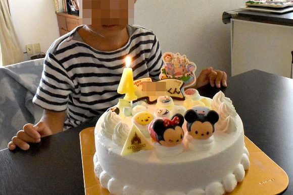 息子の4歳の誕生日ケーキはサーティワンのディズニーツムツムランド